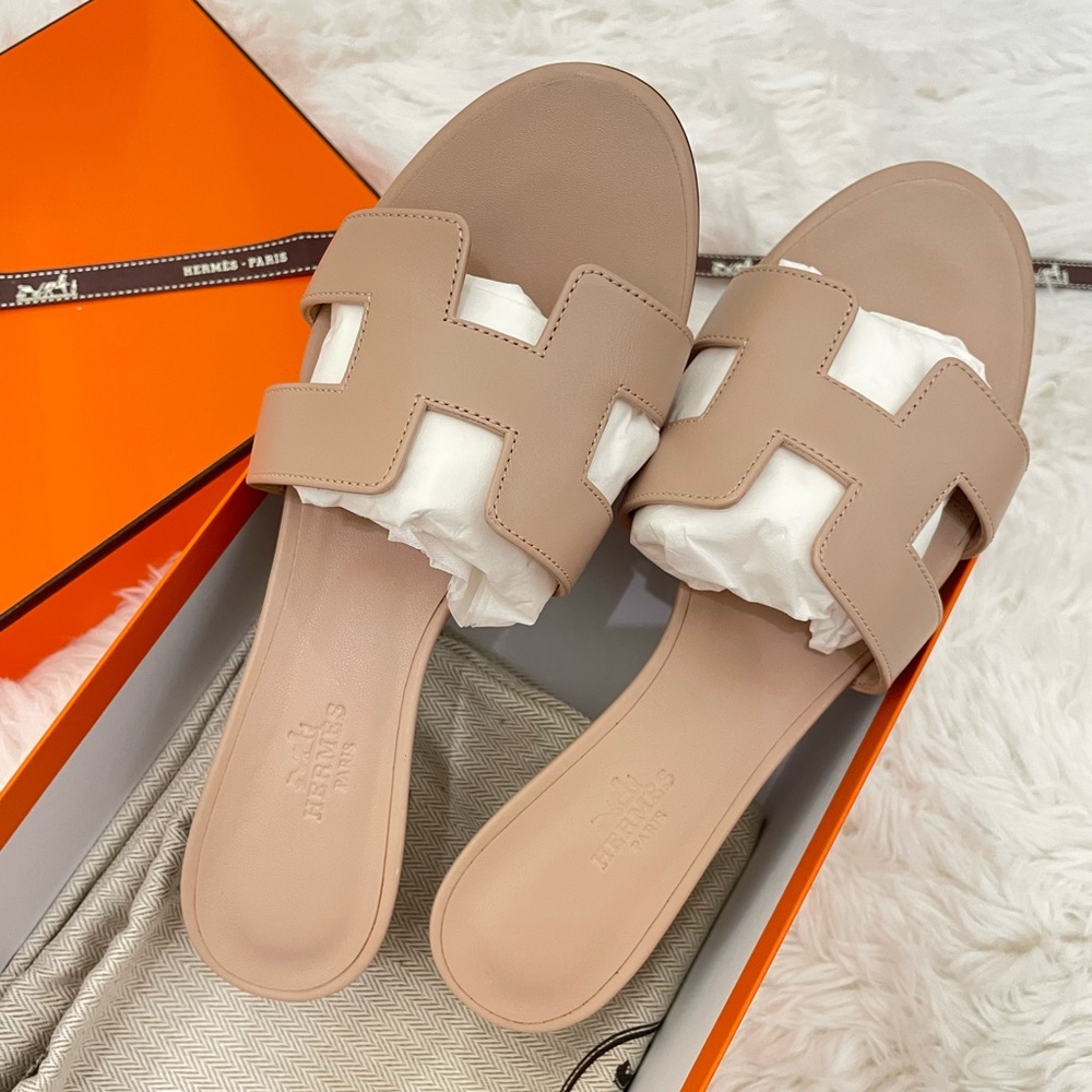 Hermes Oasis Sandals in Beige